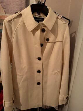 NWOT Black Rivet Cream Single-Breasted Trench Coat with Button Details